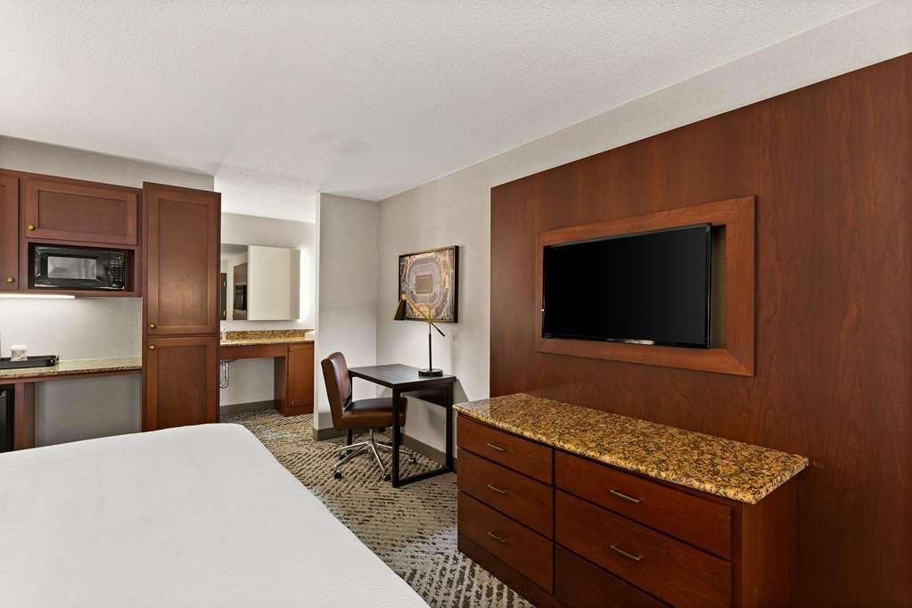 The Clover Hotel, Ascend Hotel Collection South Bend Room photo